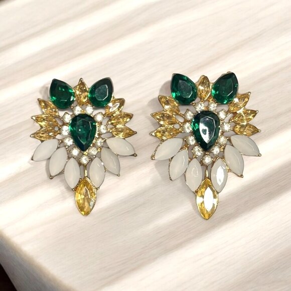 Elegant Emerald Night Out Stud Earrings - Picture 4 of 7